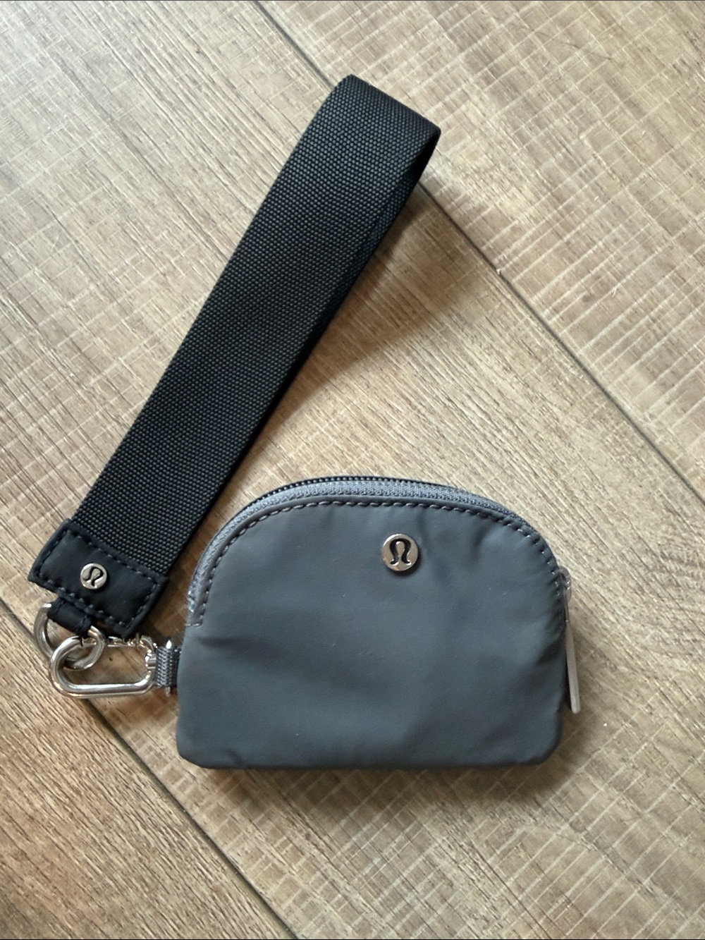 Lululemon Small Wristlet Pouch in Charcoal